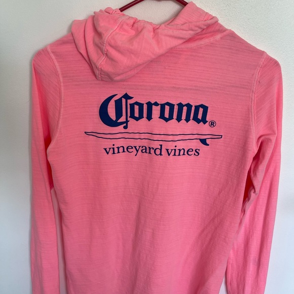 Vineyard Vines Corona Surf Logo Hoodie Tee Limited -Edition Collection Size XXS - Picture 2 of 11